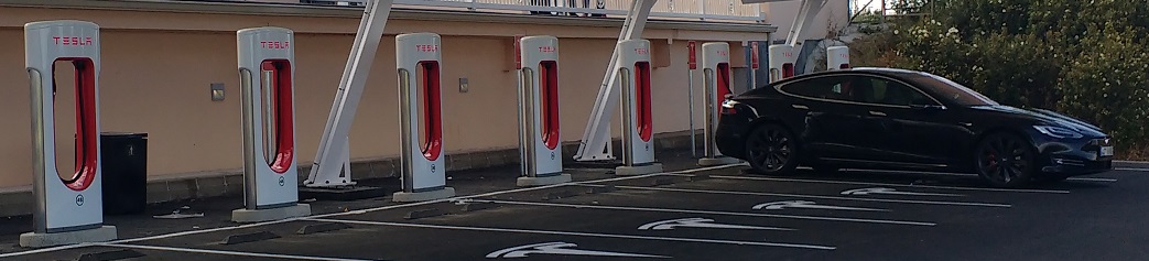 Supercharger Tesla en Alamaraz Cáceres Motor K